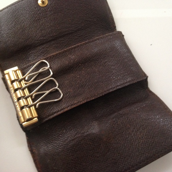 Authentic, Louis Vuitton, Damier Ebene 4-Hooks Key - Picture 5 of 7